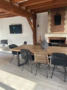 Maisons de vacances Gite de Charme Tour en Sologne avec Jacuzzi : photos des chambres