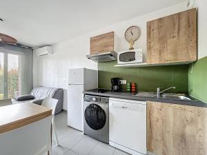 3652-Appartement 4 couchages avec piscine