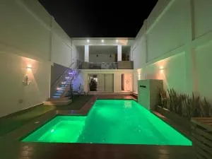 Casa Beach - Puerto Malabrigo Piscina Surf Chicama playa ola izquierda más larga del mundo - Larrea