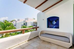 Perfect Villa with Pool Access and Close to the Beach
