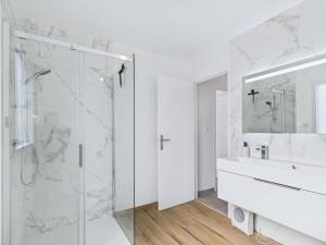 Maisons de vacances Maison moderne pour 8 a 400m de la plage : photos des chambres