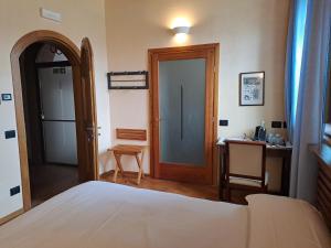 Chambre Double - Accessible aux Personnes à Mobilité Réduite