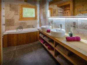 Chalets Lodge La Source - OVO Network : photos des chambres