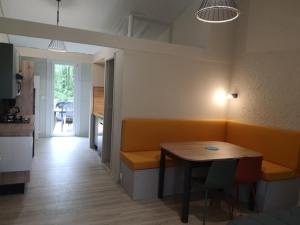 Villages vacances Joli Cottage Tiny en foret au Village Vacances : photos des chambres