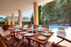 Marquesa by Vintage Travel