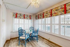 Town of Rehoboth Beach --- The Boxwood House - 21 Wilmington Ave #1E