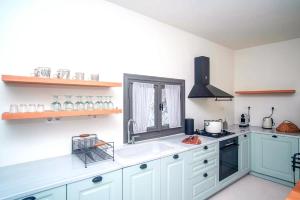 Samos Serenity - Classic Retreat near the beach