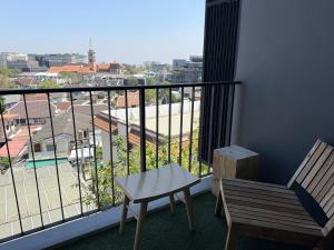 40 sqm room with balcony,Close to One Nimman,free pool gym and working space