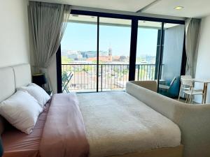 40 sqm room with balcony,Close to One Nimman,free pool gym and working space