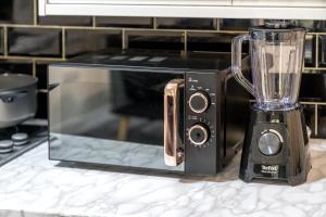 3Bed by Canning Town Stn Balcony Central Location