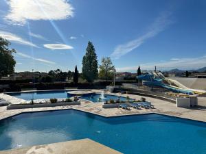 Campings BONNES VACANCES sur le CAMPING LE BOSC : photos des chambres