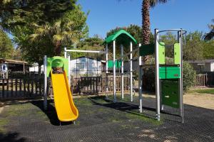 Campings BONNES VACANCES sur le CAMPING LE BOSC : photos des chambres