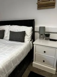 Lincoln city centre rooms P&S - Branston