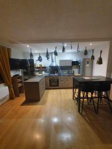 Appartements Appartement VUE SUR LES MONTAGNES : photos des chambres