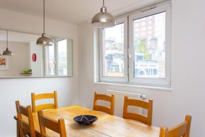 Spacious Central 3 Bedroom Apartment in Old Street