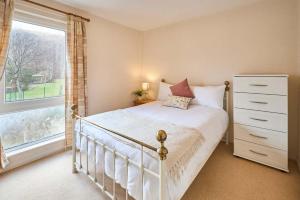 Host & Stay - Trinity Way