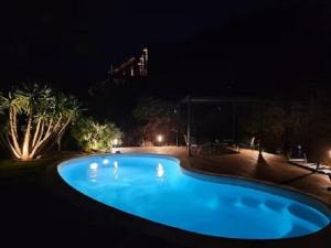 Villa avec piscine vue mer et montagne