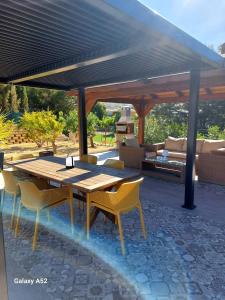 Luxury Villa with Pool & Garden