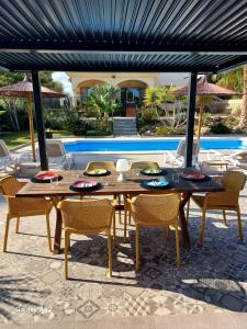 Luxury Villa with Pool & Garden