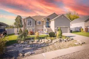Wagon Wheel by Cloud Dream Homes - Bountiful