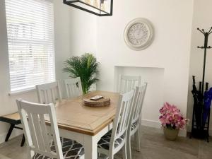 Sandy Beaches Portrush - Steps from Beach & Dining