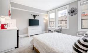 Palm Beach Modern Condo-Beach Attractions Nearby