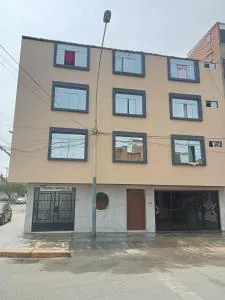 Habitación cama QUEEN - Callao