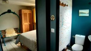 Appartements LA STATION 710 Gite insolite entre Sioule et Sancy : photos des chambres