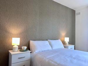 Central Dublin 2 bed Apt near city centre