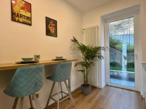 Elda apartment with garden and lake view