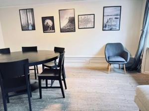 Spacious flat for large group