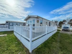 Superb 6 Berth Caravan At Broadland Sands Holiday Park In Suffolk Ref 20025Cf