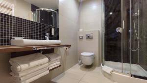 Triple Room room in Hotel Gem