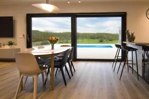 Holiday Home Oasis for You with Heated Pool - Aračići