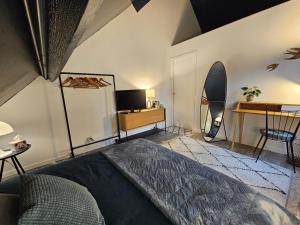 B&B / Chambres d'hotes Cati-s greenhouse - chambre d-hotes cosy et calme a 700m du RER B : photos des chambres