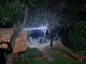 5 Sleeper Bushcamp Chalet Hartbeespoort