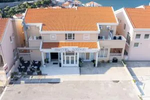 Hotel Ami - M - Babin Do