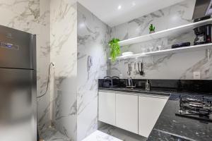 Apartamento Aconchegante e Reformado 2 quartos e 2 banheiros em Copacabana