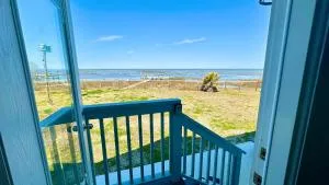 Waterfront on the Bay & Close to Beach -Brand New! - Rollover