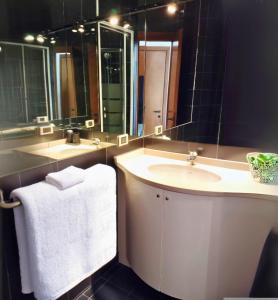 VFH Eustachi Stylish apartment