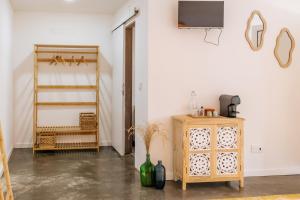 Alma-Rio Room 1 by Mycelia