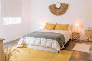 Alma-Rio Room 1 by Mycelia