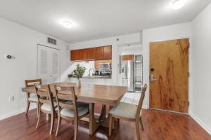 Perfectly Located Miami 3BR with Stunning Views