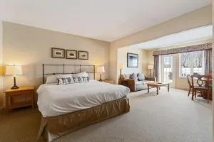 Peaceful Escape King Bed and Outdoor Activities - Edgar