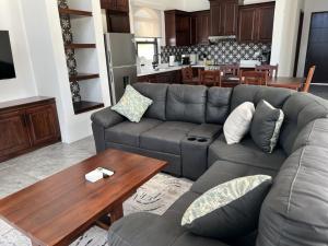 Forever Sunsets, Beachfront 3BR with Private Pool