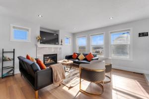 Your Pleasant stay in 3 bedroom House in Saddle-Ridge with Free Parking & AC