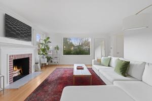 3BR 2BA Ballard Blue, Seattle