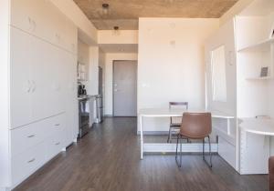 Luxury Studio Apt Near Brady St with Balcony and City View