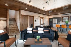 Twilight Mist Getaway Pool Hot Tub Game Room