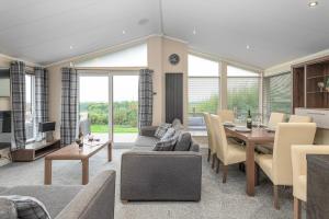 Stables 30, 3 Bed Luxury Lodge at Hafan y Mor